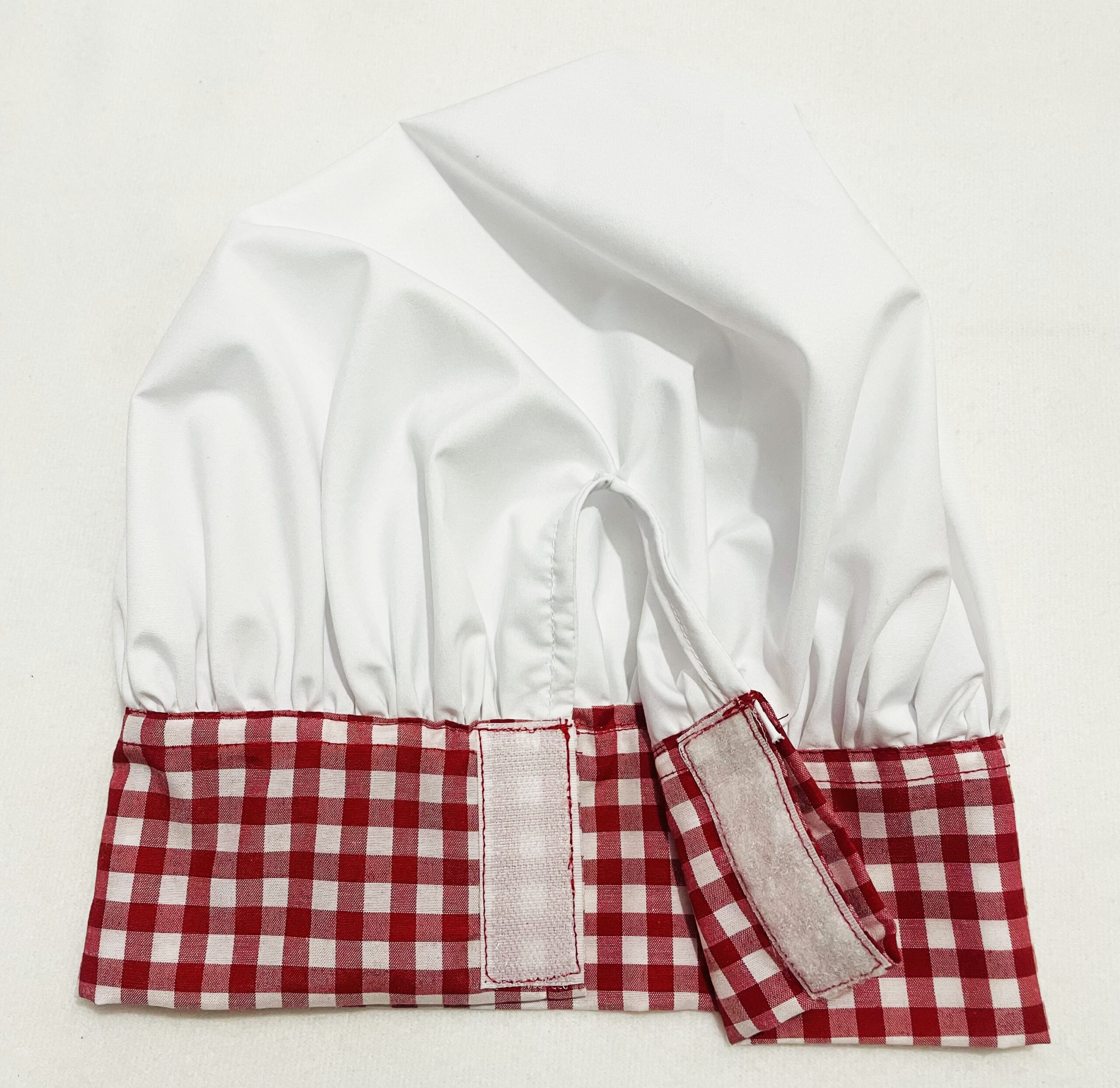 Li'll Pumpkins Li’ll Pumpkins Blue Colour Masterchef Apron with Chef Cap for Eating Meals, Drawing, Painting, cooking, Playing, school, ideal for Kids 6-9 Years - Red (1 apron + chef cap)