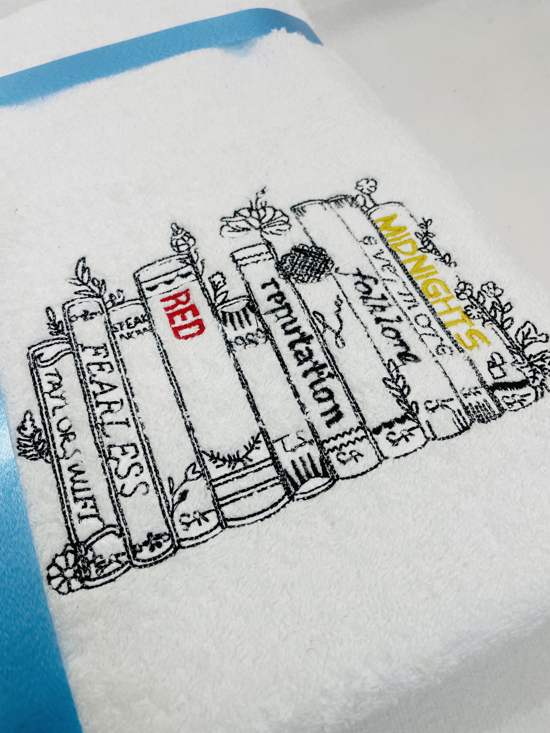 Li’ll Pumpkins Tayler Theme Personalized 100% cotton Bath Towel with NAME 500 GSM quality (set of 1), Color- White