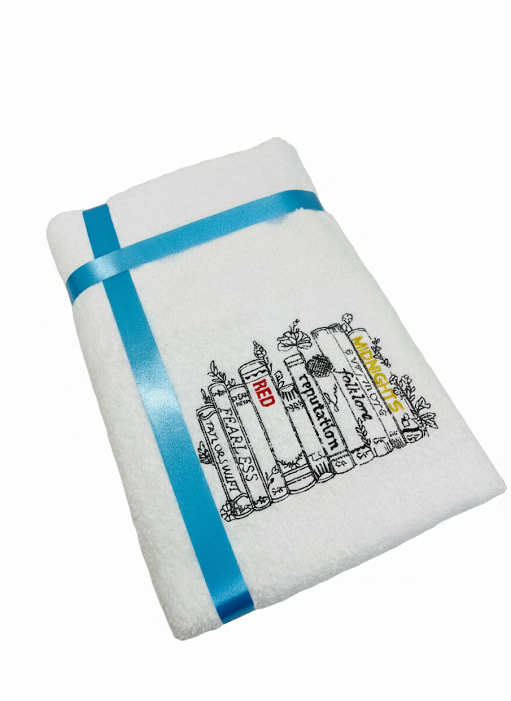 Li’ll Pumpkins Tayler Theme Personalized 100% cotton Bath Towel with NAME 500 GSM quality (set of 1), Color- White