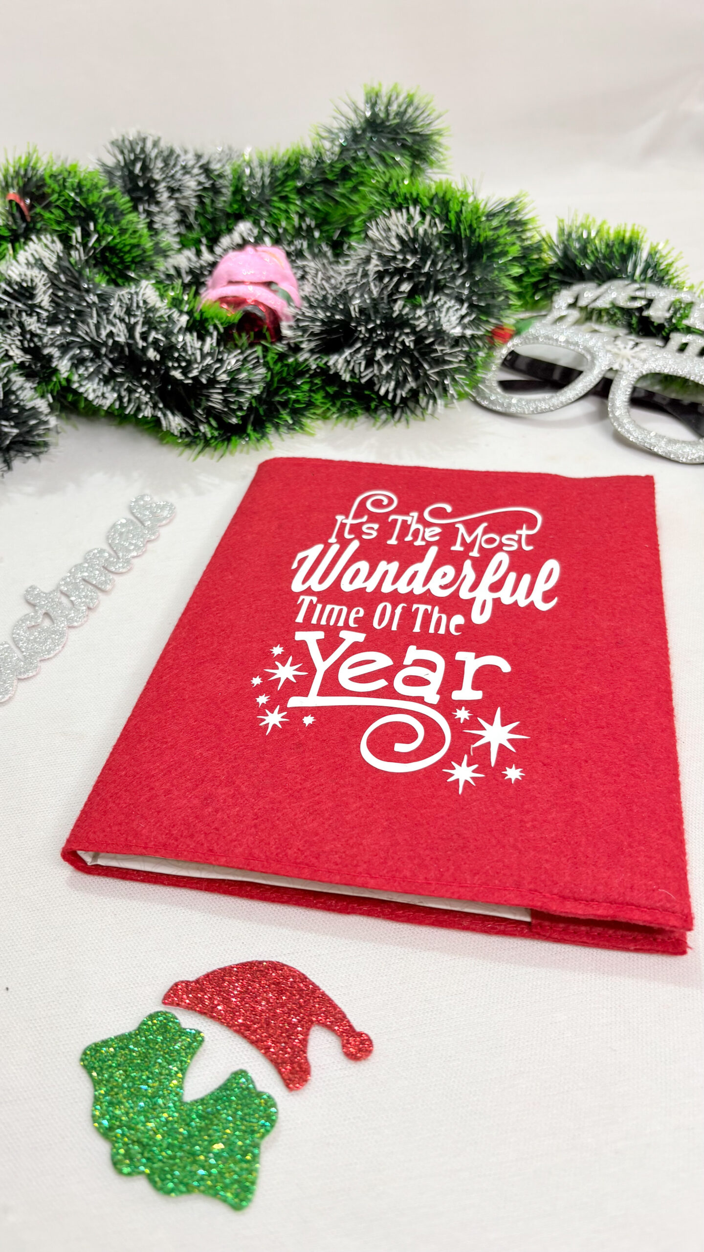 Li'll Pumpkins Personalized Christmas wonderful diary and acrylic keychain set- Red