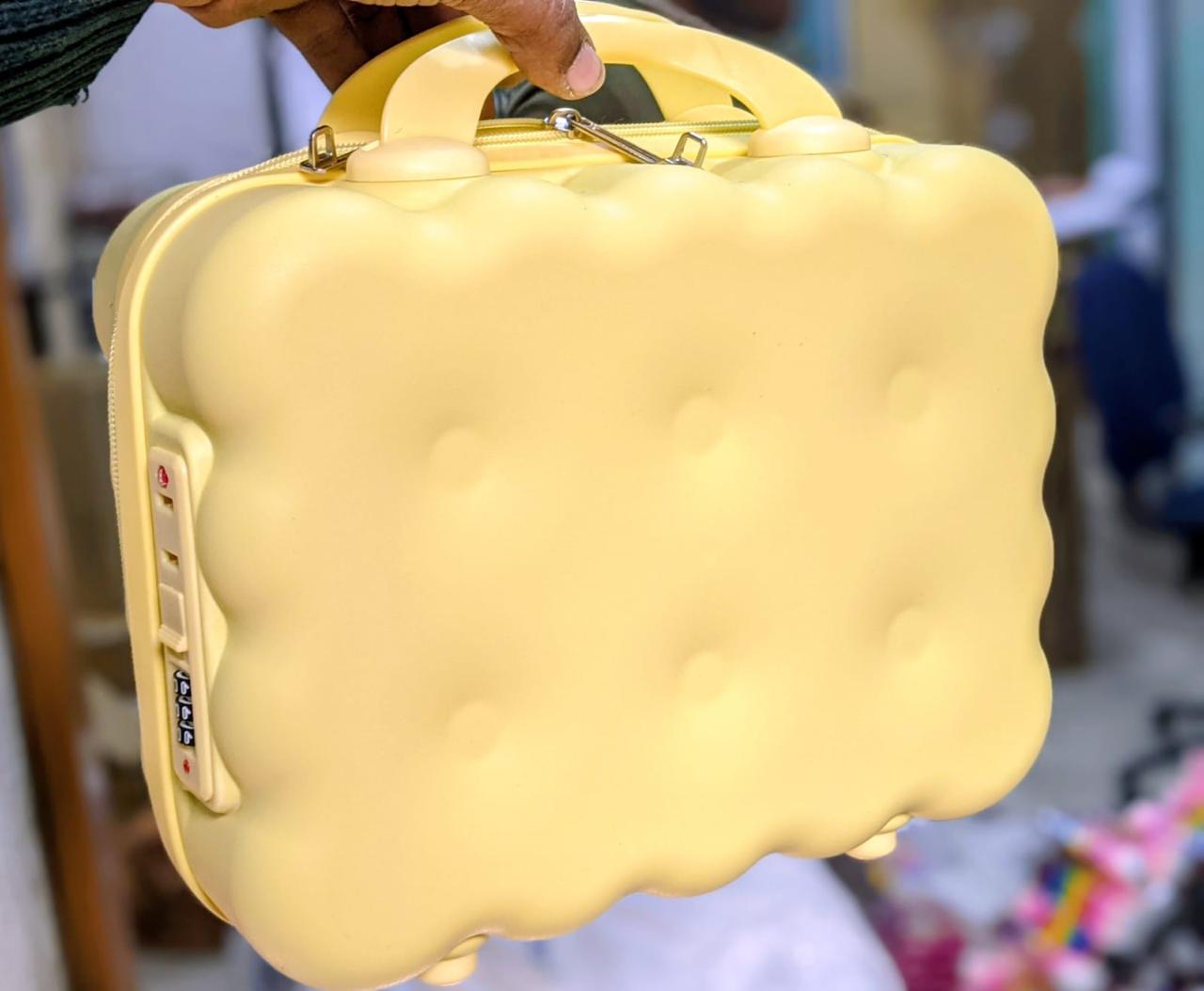 Li'll Pumpkins Personalized The Biscuit Vanity Case- 1 pc